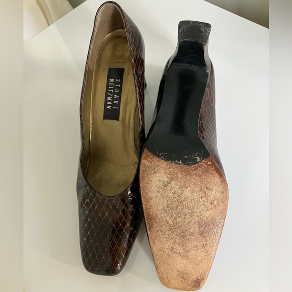 Stuart Weitzman Brown Snakeskin Pumps Size 9B - Picture 4 of 6